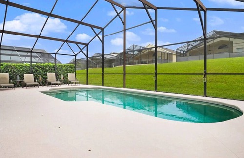 Highgate Park Villa | Modern 4 Bed, 3 Bath Villa In Gated Community, Close to Disney, Sleeps 10