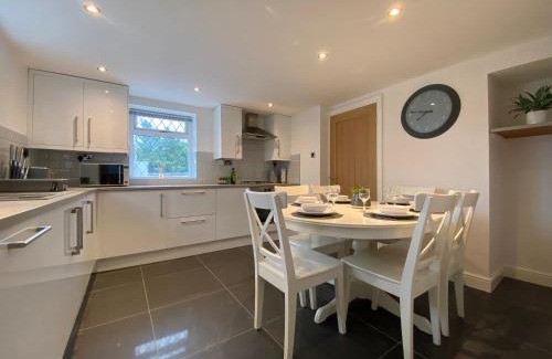 Llanrwst House | Modern 4-bed Cottage Llanwrst Town Centre & Parking - Snowdonia! near Betws-y-Coed