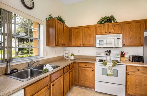 Orange Tree House | Modern 4 bed home with own private pool close to Disney