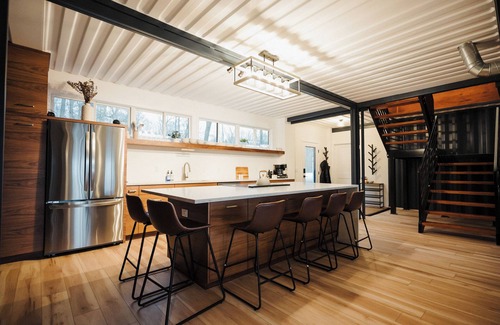 Sarona House | Modern 4-bedroom container home on Long Lake!