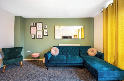 Chorlton-on-Medlock House | Modern 4 Bedroom house in Central Manchester for Contractors and Relocation