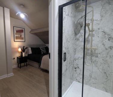 Belfast Apartment | Modern 4-Bedroom Home in East Belfast Perfect for Professionals