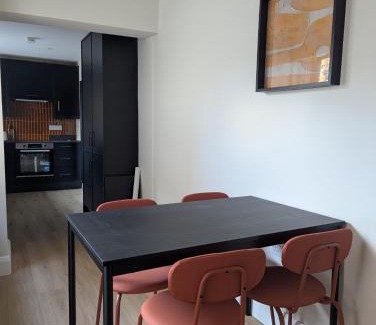 Belfast Apartment | Modern 4-Bedroom Home in East Belfast Perfect for Professionals