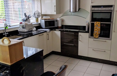 Corwen House | Modern 4 Bedroom House