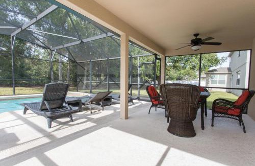 Clearwater House | Modern 4 bedroom House with swimming pool