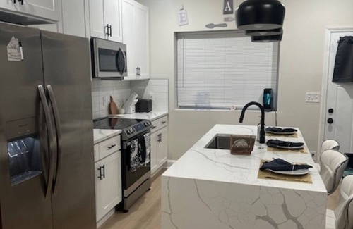 Downtown Baltimore House | Modern 4 Bedroom -Mins to Stadiums, Harbor & JHU