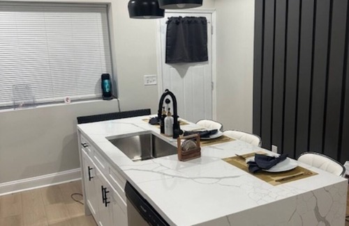 Downtown Baltimore House | Modern 4 Bedroom -Mins to Stadiums, Harbor & JHU
