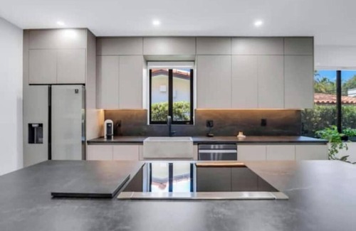 Country Club Section Villa | Modern 4 bedroom stay Oasis Villa with Turkish bath