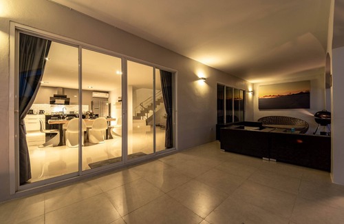 Nong Kae Villa | Modern 4 Bedrooms Pool Villa - VY