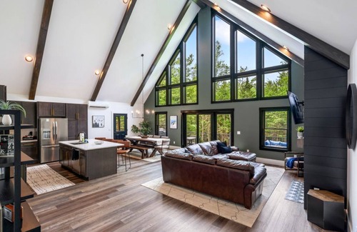 Sunday River Area House | Modern 4BD Sunday River Chalet HotTub & GameRm