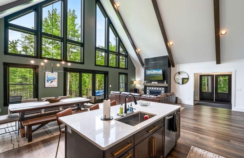 Sunday River Area House | Modern 4BD Sunday River Chalet HotTub & GameRm