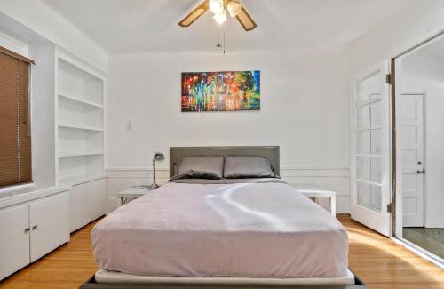 North Hollywood Villa | Modern 4bed 3bath home with piano near Universal Studio & Hollywood for 10