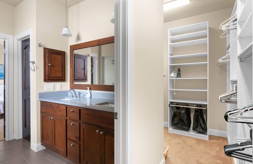 Mueller House | Modern 4Bed - Heart of Mueller! Walk To Everything