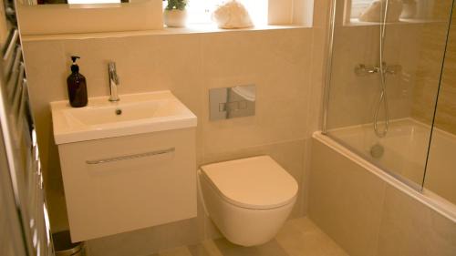 New Forest District House | Modern 4BR Family Home New Forest Pet Friendly
