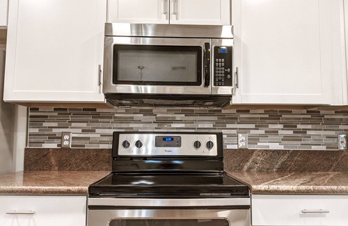 Menlo Park House | Modern 4BR Gem, Minutes to Downtown, 2 Primary Suites