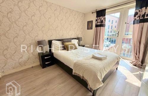 West Thurrock House | Modern 4BR Home in Grays