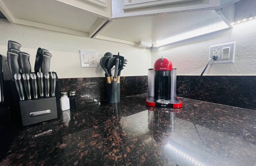 South Central Houston House | Modern 4BR in Midtown Near Medical Center & Museum