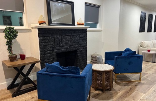 South Central Houston House | Modern 4BR in Midtown Near Medical Center & Museum