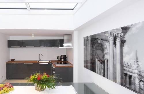 Nauener Vorstadt Villa | Modern 4p Apartment on Holy See