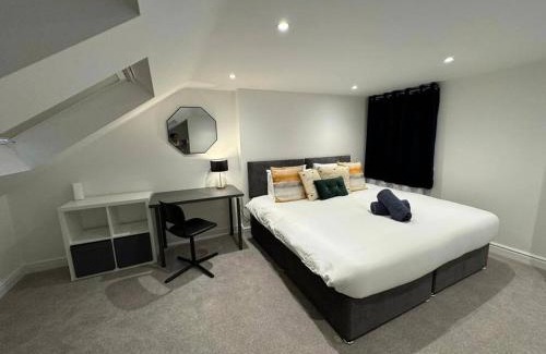 Canning Town North House | Modern 5 Bed near ExCel -Big Ben