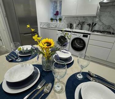 Canning Town North House | Modern 5 Bed near ExCel -Big Ben