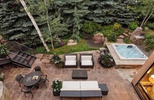 Knollwood House | Modern 5 Bedroom Aspen Core, Walt to Everything!