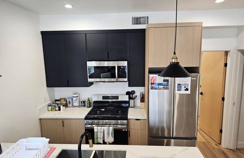 East Hollywood Hotel | Modern 5-Bedroom Hollywood Escape and Exclusive Stay with AC, WiFi & Parking