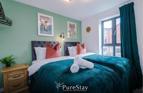 Failsworth House | Modern 5 Bedroom House in Manchester by PureStay - Short Stay with Service Accommodation & Free Parking