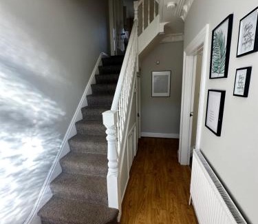Liverpool Apartment | Modern 5 Bedroom House Near Lark Lane