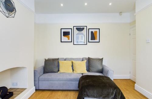 Liverpool Apartment | Modern 5 Bedroom House Near Lark Lane