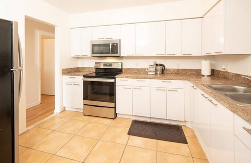 Miami Shores House | Modern 5 Bedroom Miami Home, 15 Min. to the Beach!