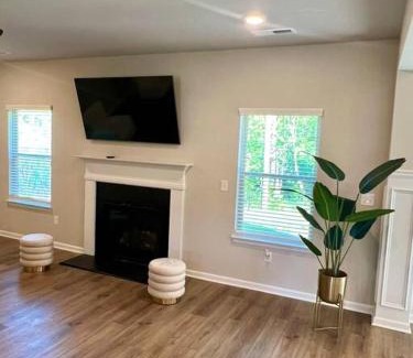 Sandtown House | ~Modern 5 bedrooms Luxury home ~
