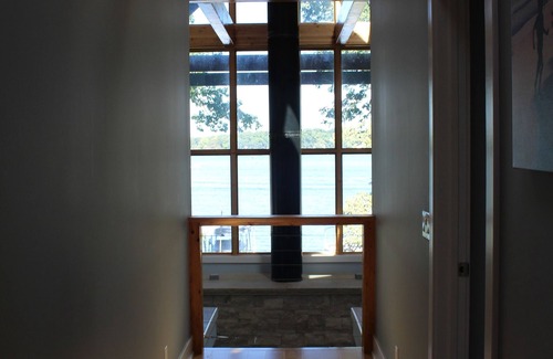 Sister Lakes House | Modern 5-BR home on Magician lake - space for family fun, swimming & sunsets