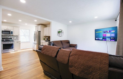 Lynchburg House | Modern 5 BR Retreat Minutes from LU
