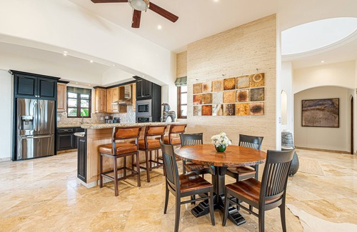 Buzzards House | Modern 5bd Villa in a Beachfront community with private pool and jacuzzi