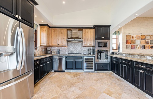 Buzzards House | Modern 5bd Villa in a Beachfront community with private pool and jacuzzi