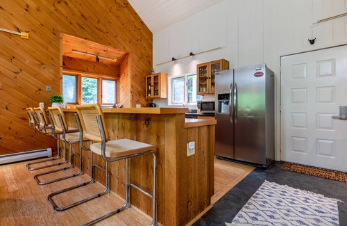 Stratton Mountain House | Modern 5BR VT home minutes to Stratton w/Sauna