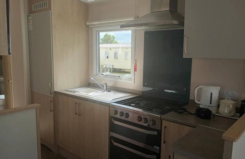 Winestead House | Modern 6 berth caravan at Sand le Mere Park, Yorkshire ref 71002D
