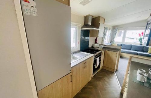 Winestead Other | Modern 6 Berth Caravan At Sand Le Mere Park, Yorkshire Ref 71002D