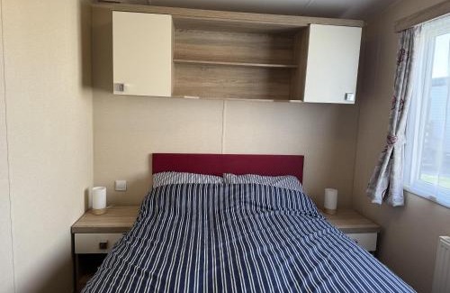 Pakefield Other | Modern 6 Berth Caravan With Free Wifi Nearby Pakefield Beach Ref 68028Cr