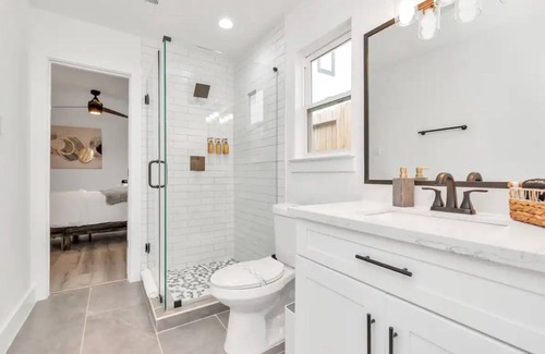 OST - South Union Apartment | Modern 6BR Near NRG-Med Center