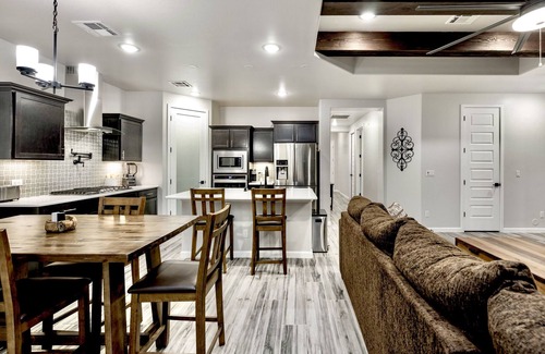 Las Cruces House | Modern Accessorized 3-Bedroom
