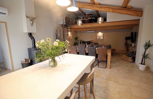 Paluds de Noves Villa | Modern air-conditioned villa with heated pool near Noves, Alpilles