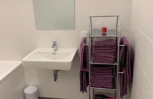 Vienna Apartment | Modern airconditioned city apartment close to VIC