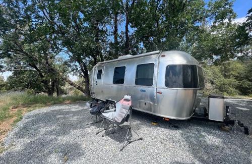 Dunlap Other | Modern Airstream with amazing view - 10 to 15 minutes from Kings Canyon National Park