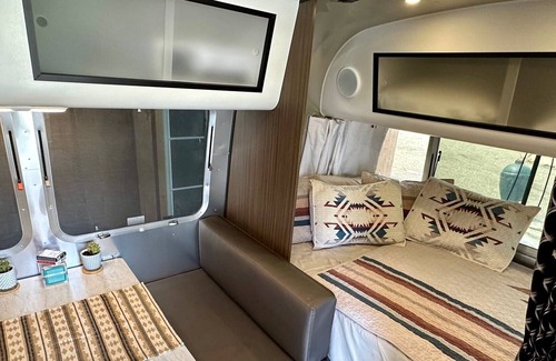 Chromo House | Modern Airstream with breathtaking Mountain view