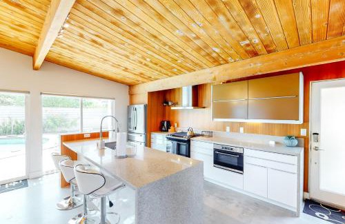 Racquet Club Estates House | Modern Alexander Pool Home Permit# 3961