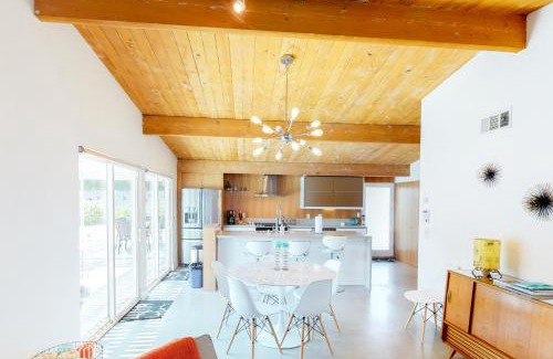 Racquet Club Estates House | Modern Alexander Pool Home Permit# 3961
