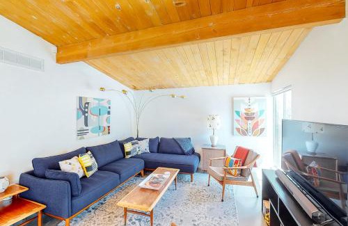 Racquet Club Estates House | Modern Alexander Pool Home Permit# 3961