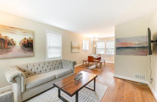 Del Ray House | Modern Alexandria Townhome about 2 Mi to Old Town!